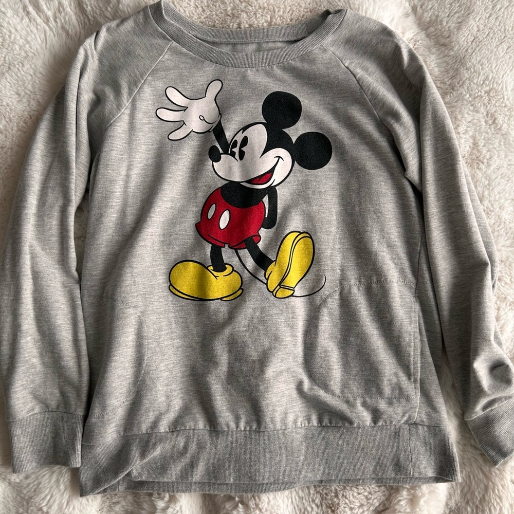 Mickey Mouse sweatshirt with pockets